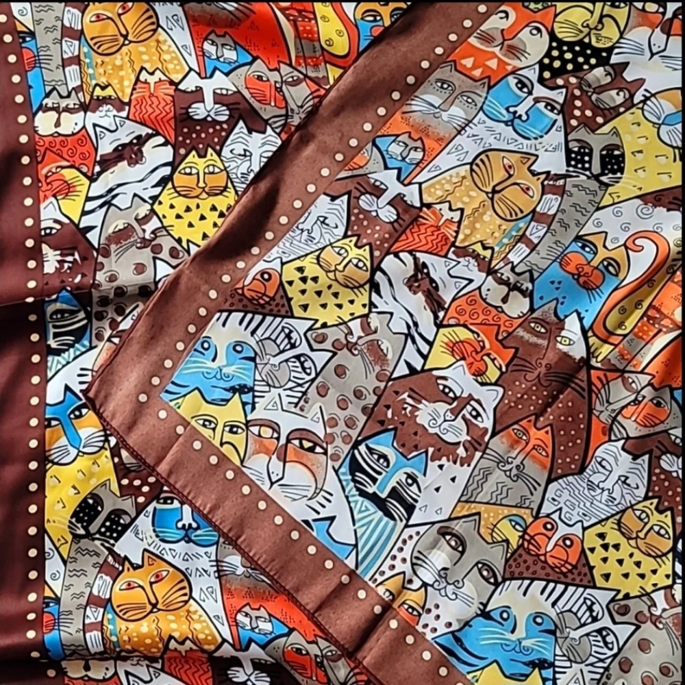 New 😼😼 Silk Cat Print Scarf, 36"x36" - Picture 6 of 6